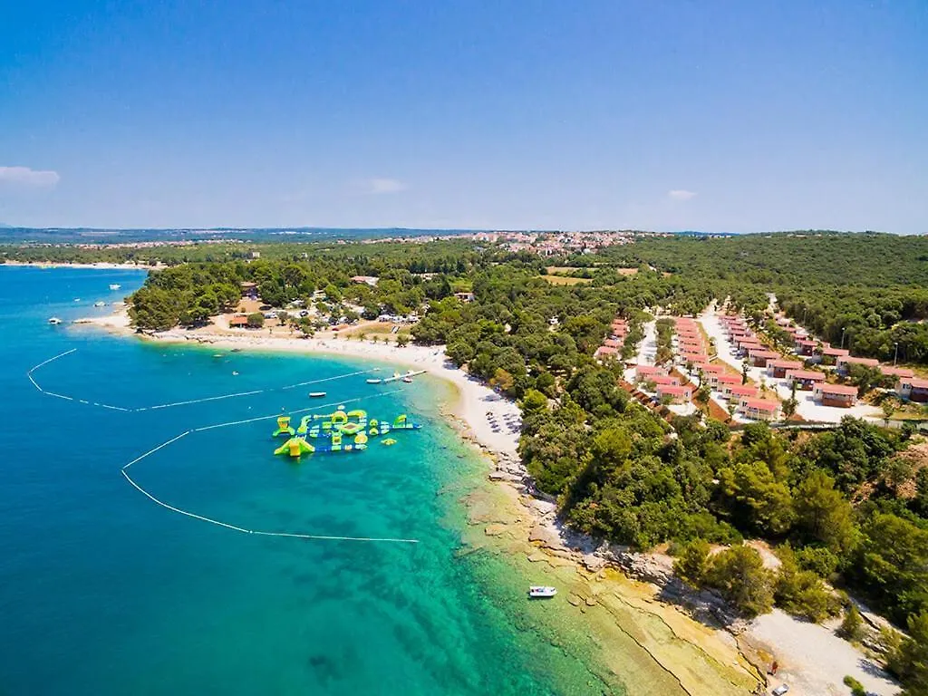 Studio Apartment With Free Parking And No Balcony But Terase In Front Of The House Pula Chorvatsko