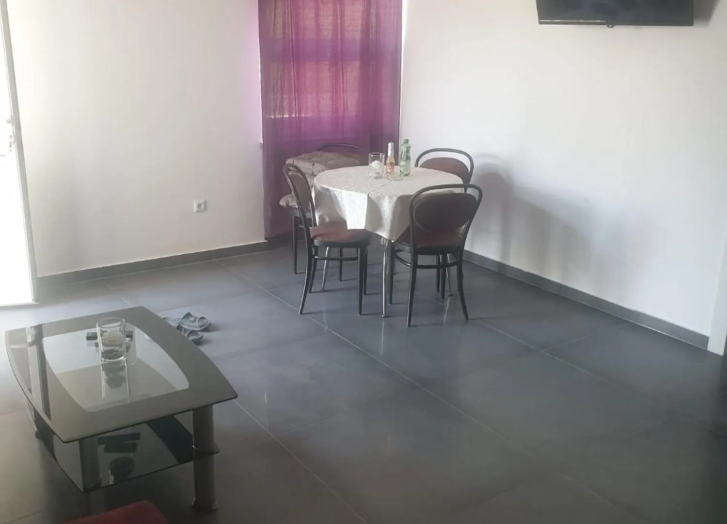 Studio Apartment With Free Parking And No Balcony But Terase In Front Of The House Pula 0*,  Chorvatsko